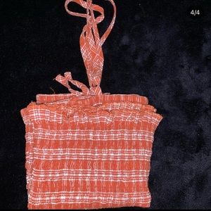 SCRUNCHED SPAGHETTI STRAPPED CROP TOP